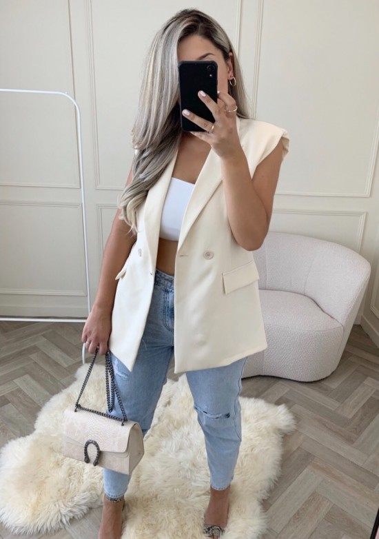 D2b6bc83 067d 4fa6 8d3e a4fee632df01