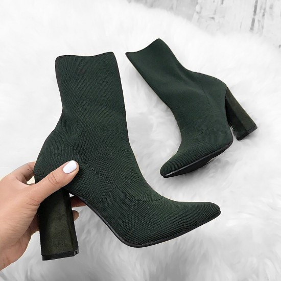 D9f005e9 ca67 4f51 9bf8 1ca18b7d5a74 1